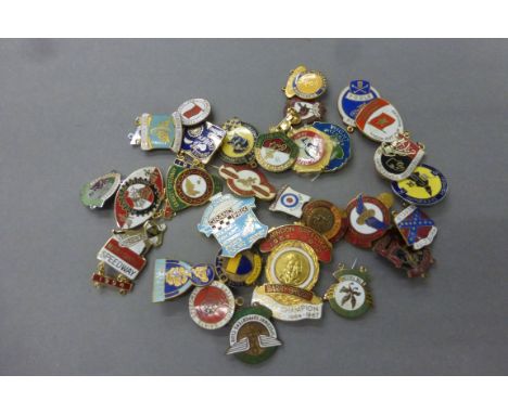 Speedway badges - a final selection of approx. 30 enamel badges, mostly 1960s onwards, many different UK tracks noted, includ