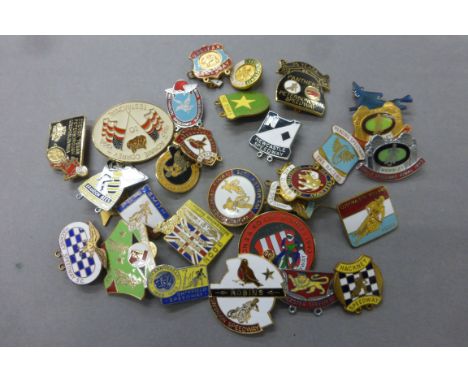 Speedway badges - another selection of approx. 30 enamel badges, mostly 1970s onwards, several different UK tracks noted (gen