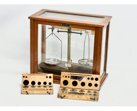 A Mid 20th Century scales in case with weights. Griffin &amp; George Limited. 45.5x23.5x40cm 
