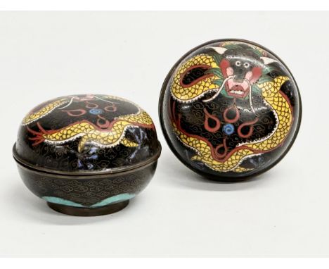 A pair of Early 20th Century Chinese Cloisonné enamel trinket boxes. Circa 1900. 8x6cm 