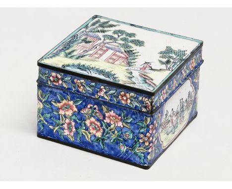 An Early 20th Century Chinese Canton Cloisonné Enamel trinket box. Circa 1900. 9.5x9.5x5.5cm 