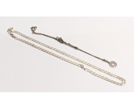 2 silver necklaces. Total weight 14.19g 