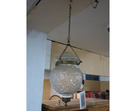 A cut glass hanging ceiling light, H.29cm 