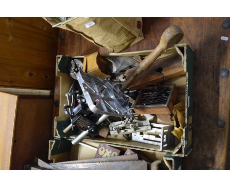 BOX OF VARIOUS TOOLS TO INCLUDE DRILL STAND ETC