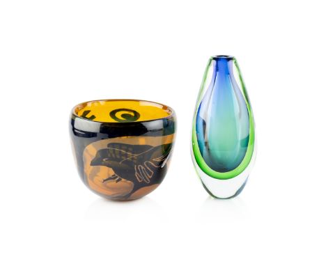 Attributed to Flavio Poli (1900-1984) for SegusoGlass vase Murano Sommerso, in blue and green20cm high; and an art glass vase