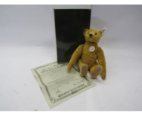 A Steiff replica 1909 Somersalt Teddy, boxed 