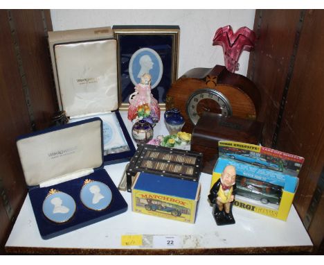 SECTION 22. A collection of assorted items including Wedgwood Mountbatten portrait plaque, together with a pair of plaques of