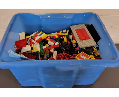 A quantity of vintage &amp; later Lego 