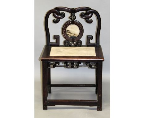 AN EARLY 20TH CENTURY CHINESE GREY MARBLE INSET CARVED HARDWOOD CHAIR, with scroll and key carved backrest centred by a marbl