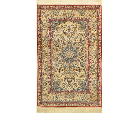 Feiner Nain Tudeschk,   Persien, um 1950, Korkwolle mit Seide geknüpft auf Seide, ca. 172 x 110 cm, ca. 1 Mio Kn/qm, EHZ: 2 S