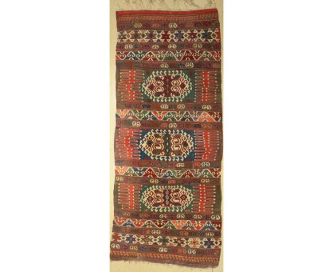 Konya Kelim,   Anatolien, 19. Jhd, Wolle auf Wolle, ca. 415 x 175 cm, Starke GebrauchsspurenKonya Kilim, Anatolia, 19th centu