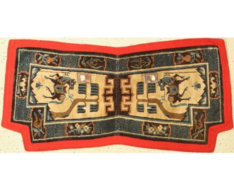 Sattelauflage antik,   China, 19. Jhd, Wolle auf Baumwolle, ca. 144 x 70 cm, EHZ: 2-3Antique saddle cover, China, 19th centur