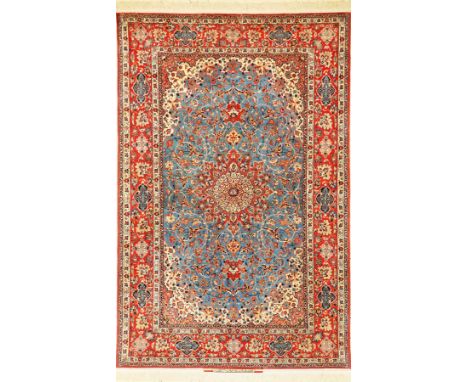 Esfahan Seyrafian(16 Kheft),   Signiert, Persien, um 1950, Korkwolle geknüpft auf Seide, ca. 230 x 148 cm, Hochfeiner Esfahan