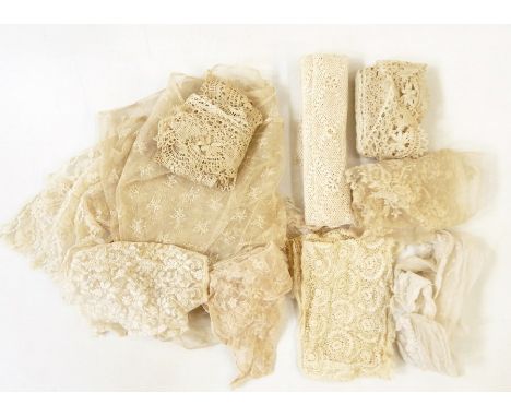 Quantity of assorted lace pieces including undyed, bobbin lace, etc (1 small box)
