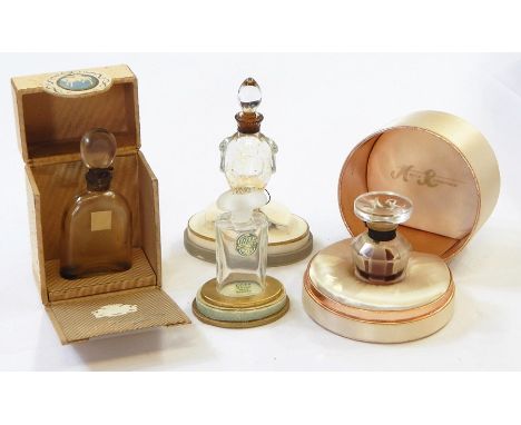 Nettie Rosenstein Odalesque glass bottle, frosted and clear panelled body, initialled stopper in hat box shape box with satin