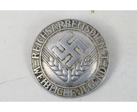 A World War Two (WW2 / WWI) German RAD Labour Service Female Youth badge
