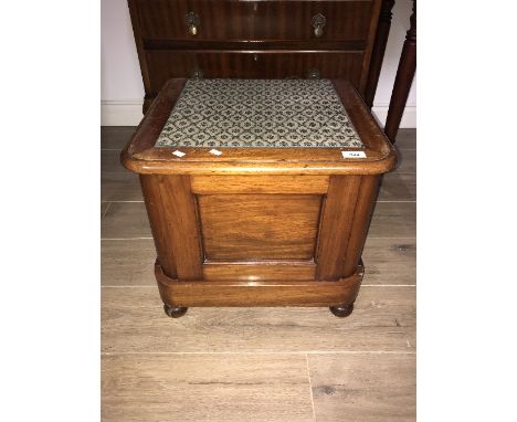 VICTORIAN COMMODE STOOL