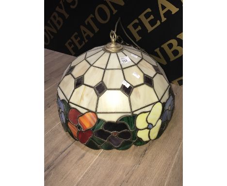 LARGE TIFFANY STYLE LIGHT