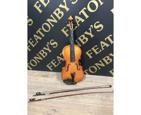 VIOLIN & BOW