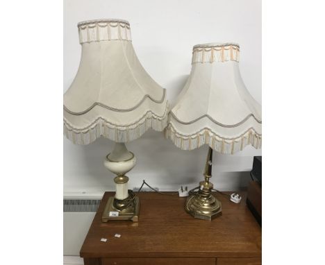 2 VINTAGE TABLE LAMPS