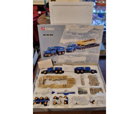Corgi Die Cast Heavy Haulage 18002 Pickfords Scammell Nicholas Bogie Truck &amp; Trailer Model Toy - Boxed and VGC