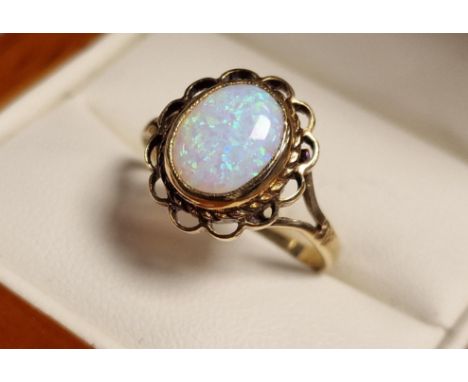 9ct Gold &amp; Opal Dress Ring, 2.85g &amp; size O