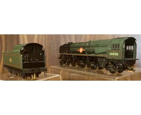 Hornby R2169 BR Merchant Navy Train Clan Line Loco Railway Model Toy