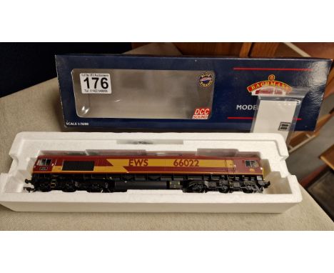 Bachmann 32-725DS La Farge Charnwood EWS Diesel 66022 Railway Train Model OO Gauge