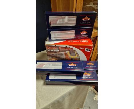Bachmann Super Voyager Virgin Trains 5-Car Boxset - 32-625 Class 221