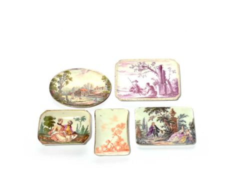 Five German porcelain snuff box lids, c.1760-75, variously painted to both sides with courting couples, harbour landscapes, a