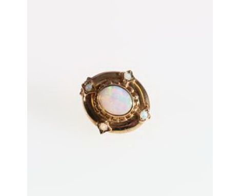 9ct gold oval opal cabochon pendant set with four opals, 4.1g.