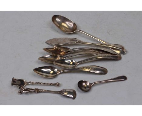 A George V silver basting spoon; together with a matching silver ladle, London assays, 7.4oz