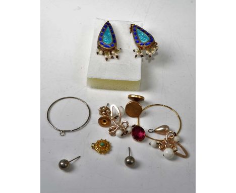 Costume jewellery, to include a pair of gilt metal and enamel ear pendants, various ear studs etc 