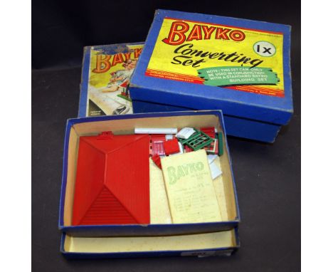 Three boxed Bayko building sets