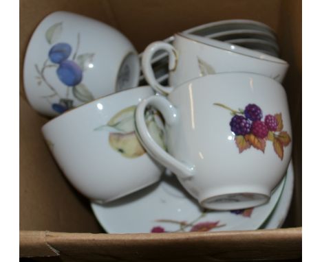 Royal Worcester Evesham part tea set and dessert bowls