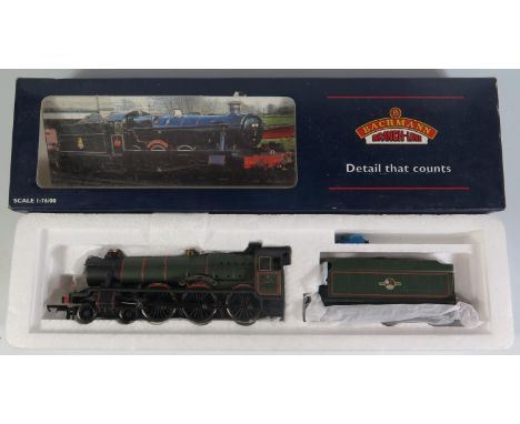 A Bachmann Branch-Line OO-Gauge 31-776 Modified Hall 7915 Mere hall BR Lined Green L.Crest, boxed as new 