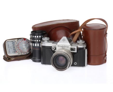 A KW Praktina IIA 35mm SLR Camera 1958-60, no serial number, with a Carl Zeiss Jena Flexon f/2 50mm lens, shutter fires at sp