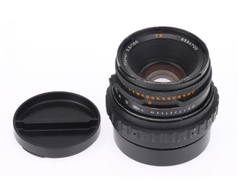 A Carl Zeiss Planar T* f/3.5 10mm Medium Format Camera Lens, black, serial number 6594700, Hasselblad mount, body F-G, light 