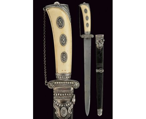 A beautiful hunting knife dating: circa 1800 provenance: France Straight, single-edged blade with remains of engravings at th