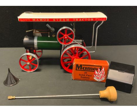 A Mamod Model Traction Engine TE1a, 28.5cm x 15cm x 18.5cm 