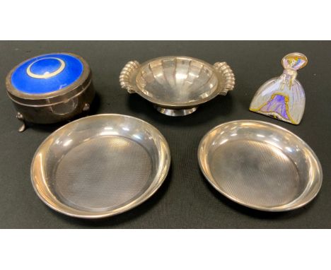 A graduated pair of silver tin trays, engine turned centres, London 1946;  bon bon dish;  enamelled trinket box, etc, 8.3ozt 