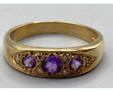 Ladies 9ct yellow gold amethyst &amp; diamond ring, 2.8g size M