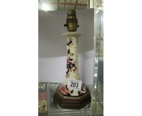A Mason's Mandalay pattern chamber candlestick table lamp