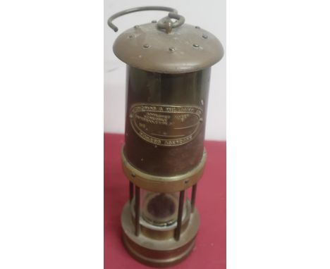 E Thomas and Williams Ltd Aberdaire, approved under schedule type B Cambrian brass miners lamp H25cm 