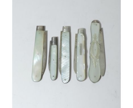 A collection of five silver and mother of pearl handled fruit knives 