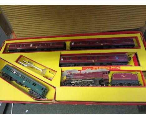 TRIANG RAILWAY, boxed RS22 model comprising of engine and tender in the burgundy British Railway livery, together with 1 furt