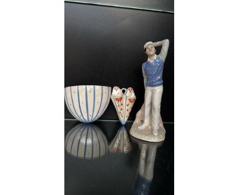 Royal Doulton "Golfer" HN2992 figurine from the Reflections series, designed by M. Toulman, issued between 1988-1991. Include
