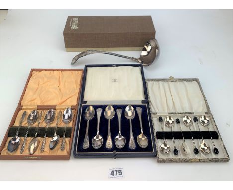 4 cased plated cutlery sets – 6 berry spoons, 6 apostle spoons, 6 Waring & Gillow teaspoons & Butler Cutlery Kings soup ladle
