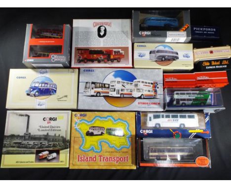Corgi, EFE - 11 boxed diecast model vehicles and some accessories in various scales. Lot includes EFE 15703 Paxton Coach - Ea