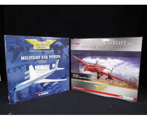 Corgi Aviation - Two diecast model aeroplanes in original boxes comprising AA32901, a 1:144 scale Boeing VC-137C Airforce One